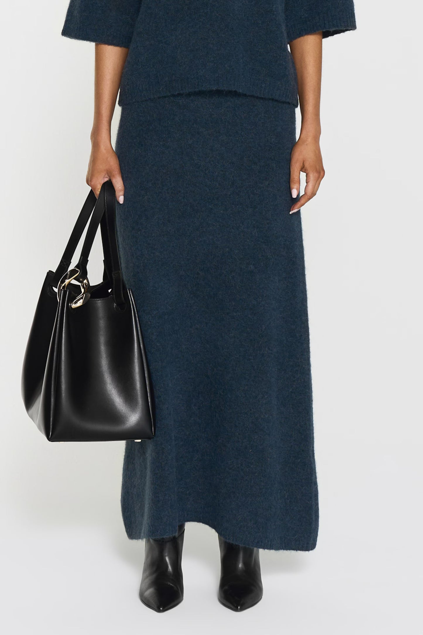 Israa Knitted Skirt