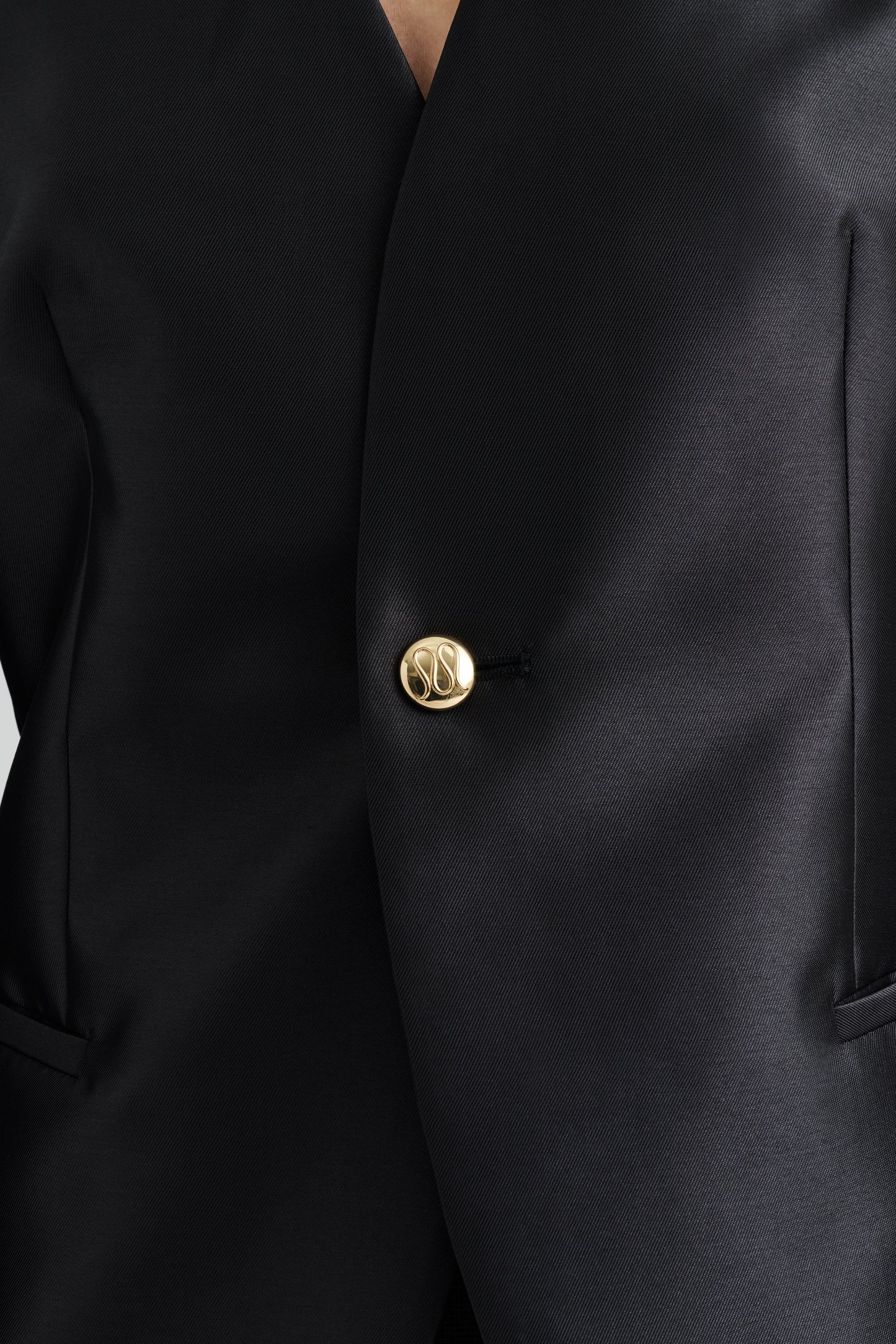 Nori Fitted satin Blazer