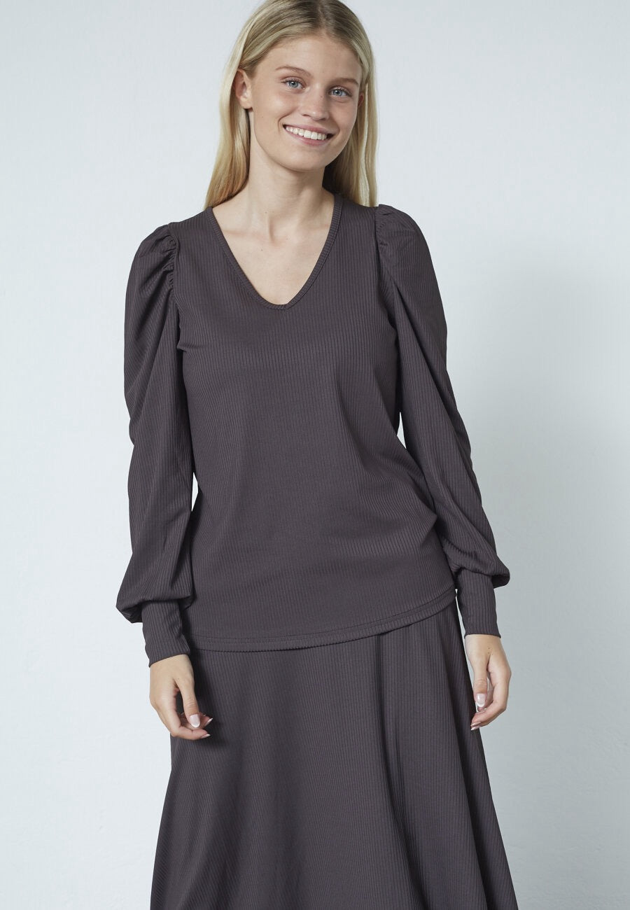 Sisters Point - Top - Black - Vya