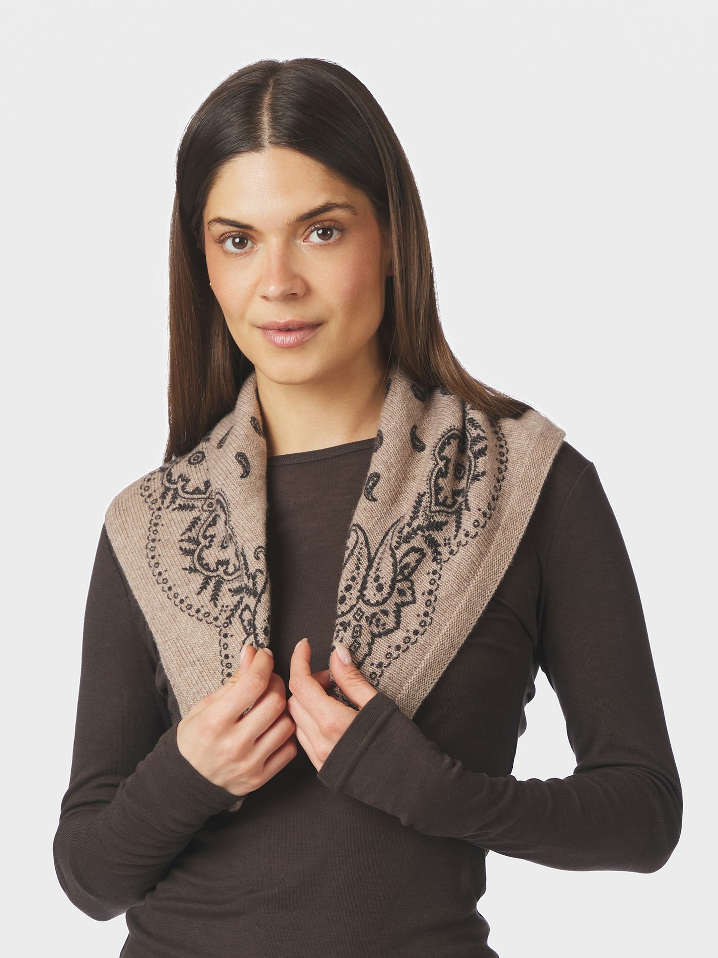 Neo Noir - Scarf - Off White - Adelina Paisley