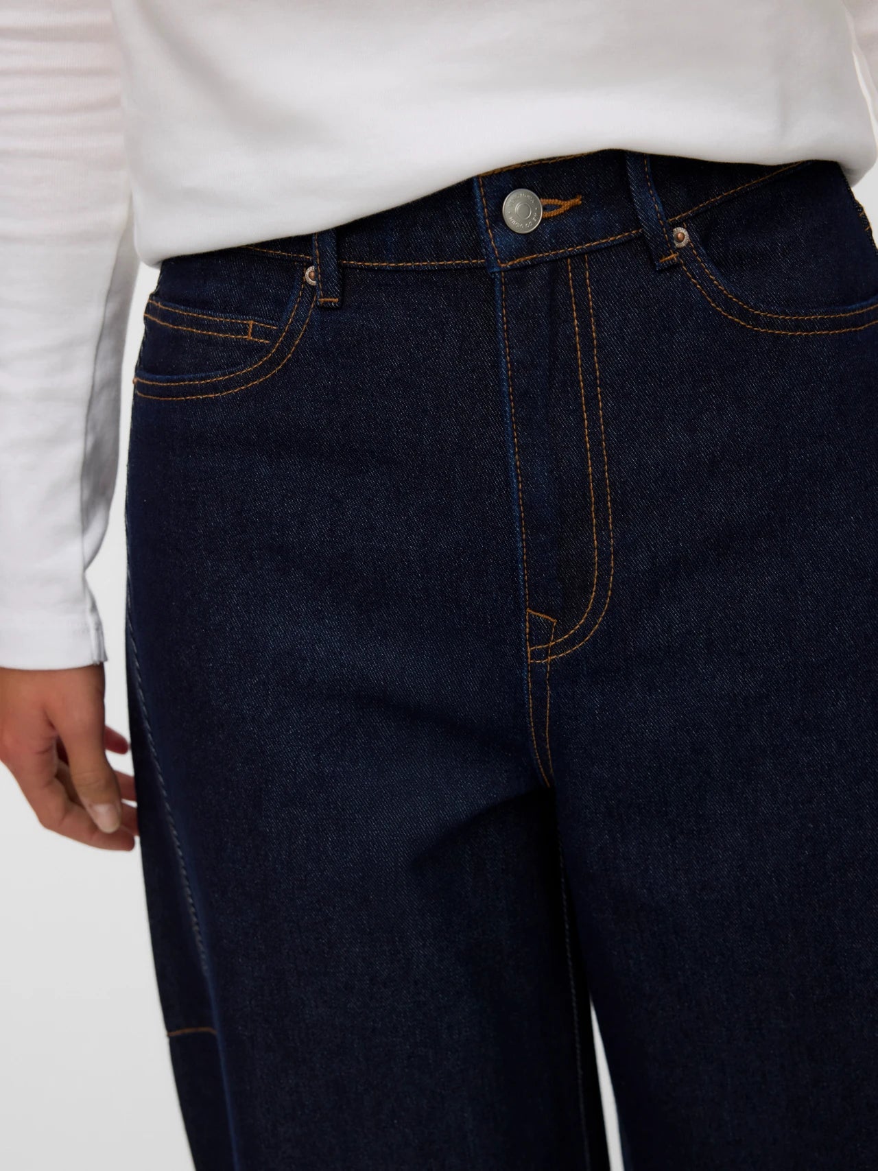 Kaitlin Wide Barrel Jeans